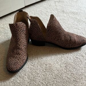 Universal Thread Leopard Print Nora Ankle Boots